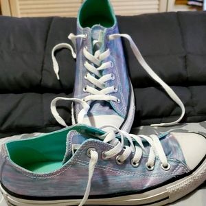 Size 9 Irredescent Converse Low Tops
